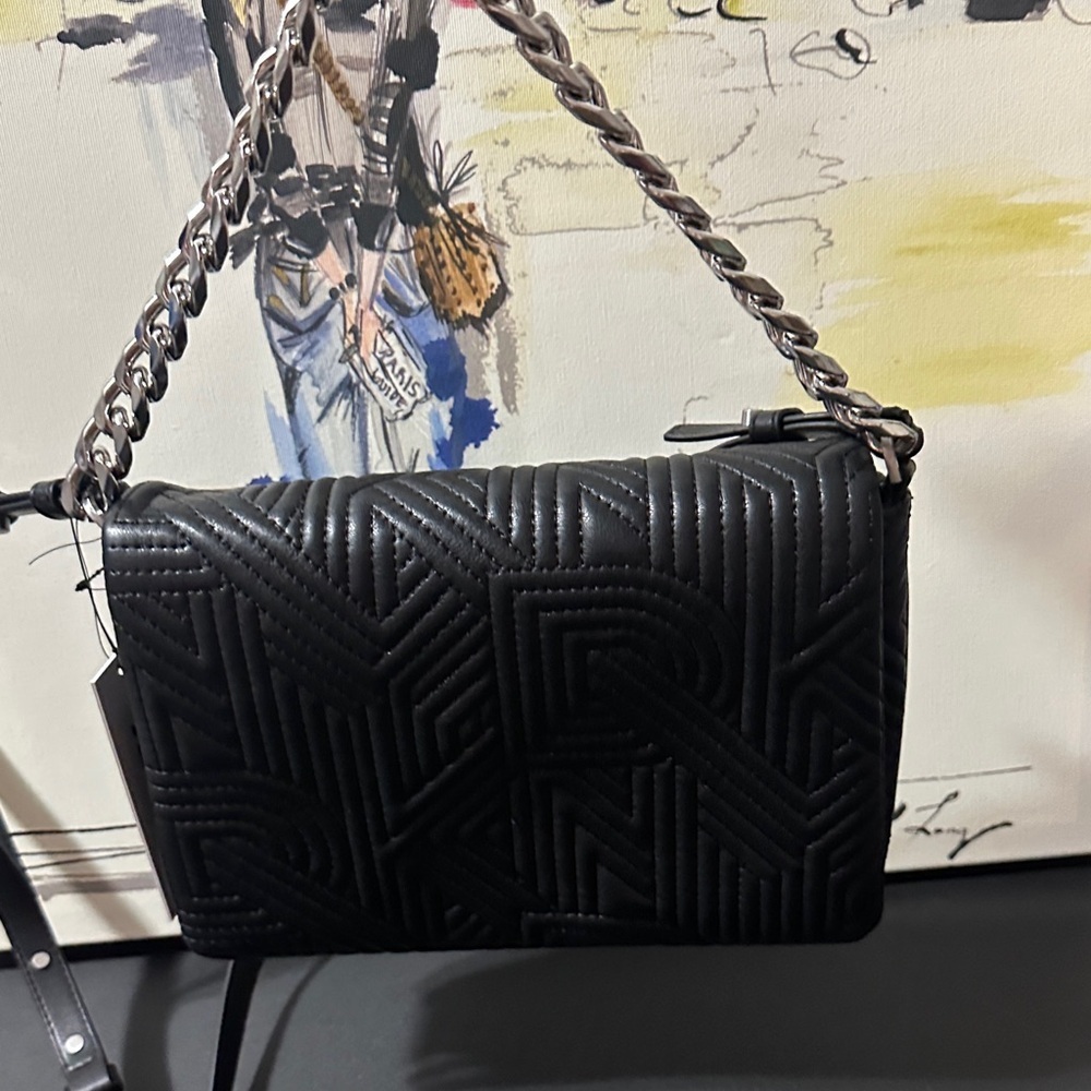 DKNY signature leather black tote and crossbody bag with silver chain - Picture 2 of 9